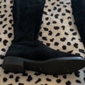 Like New- Low Land Over the knee suede black Stuart Weitzman boots